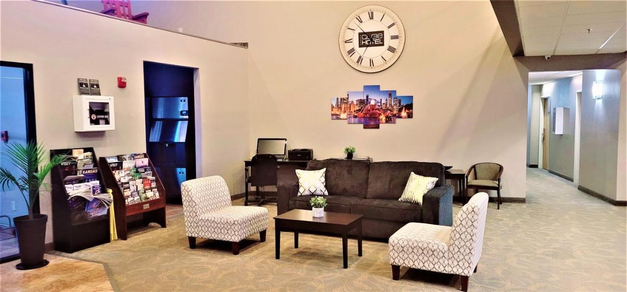 Qube Hotel - Polk City Extérieur photo